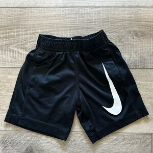Nike shorts size 4T